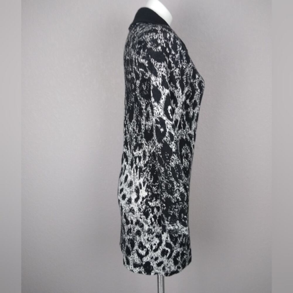 Chico's Animal Zip-up Sweater Jacket Size S/4 - Picture 3 of 15